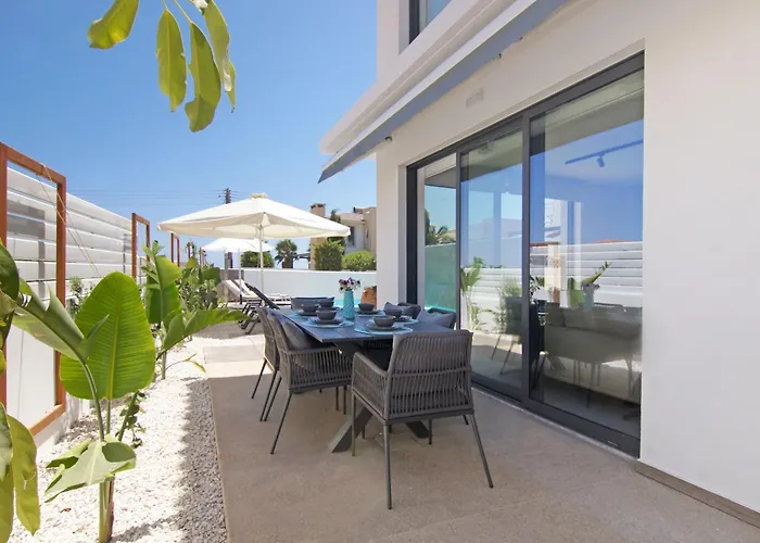 Villa Votsalo - 30m From Med Sea *