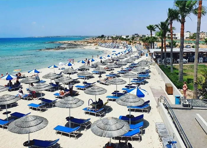 Villa Votsalo - 30m From Med Sea Agia Napa